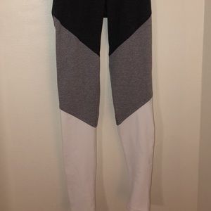 Onzie yoga leggings
